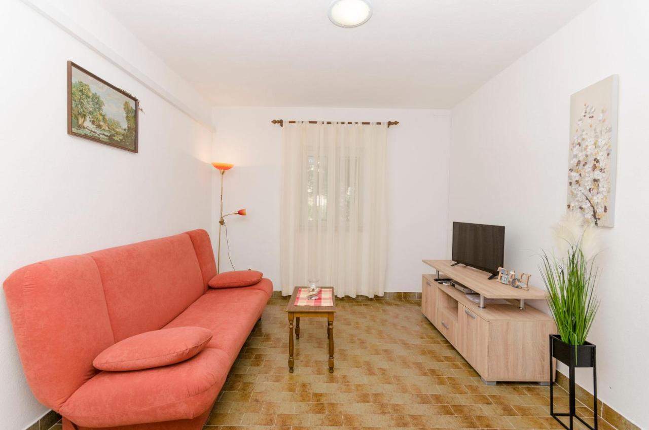 Apartments Silvana Supetar Exterior foto